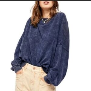 FREE PEOPLE WE THE FREE 213 LONG SLEEVE IN BLUE VINTAGE WASH OVERSIZED